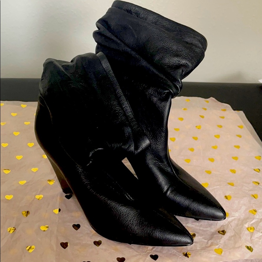 ✨NEW BLACK BOOTIES✨